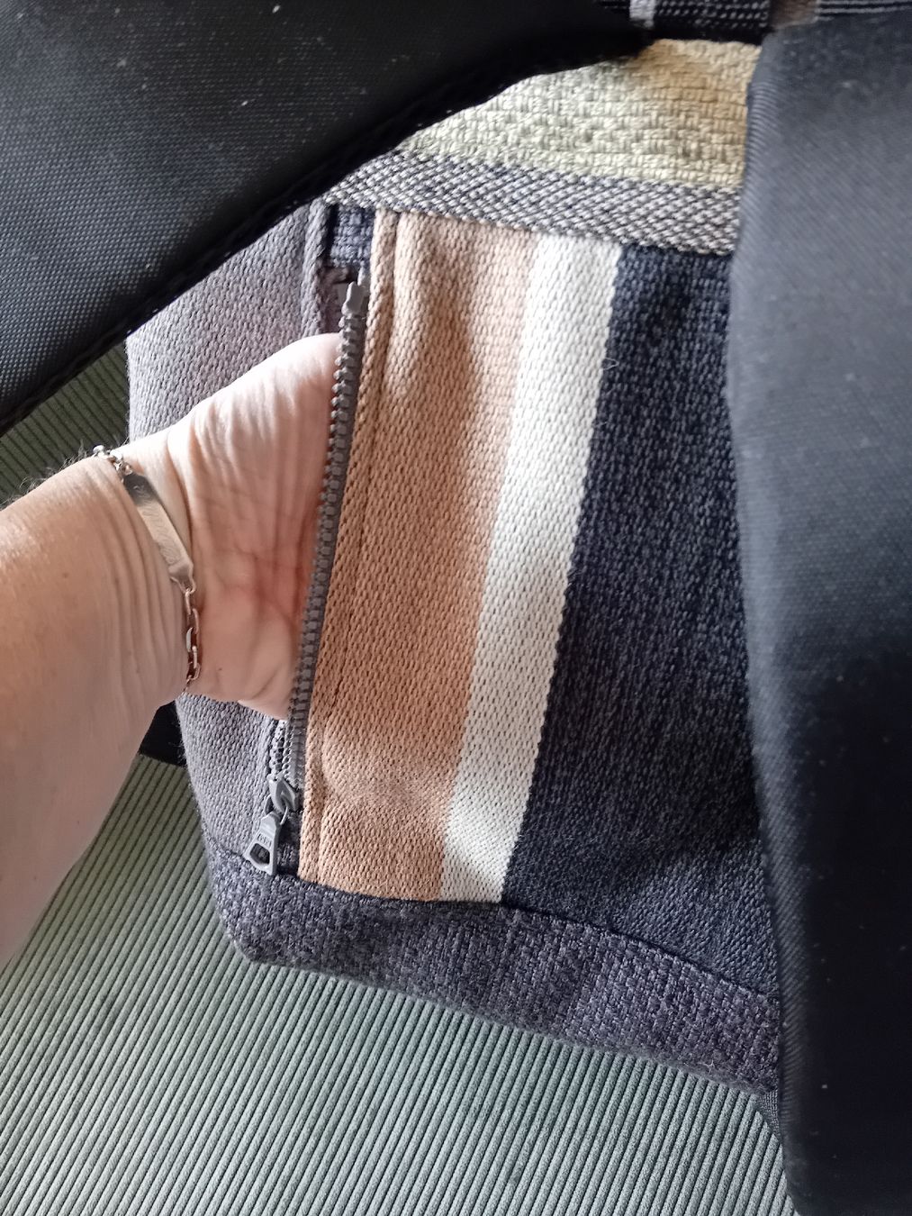 Sacs à dos: rolltop Rucksack Patchwork Stoff grau/beige  – Neuf (Voir description) à Burgdorf par carodesign1 1