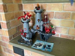 Playmobil Drachenritterburg mit Drachen und Figuren