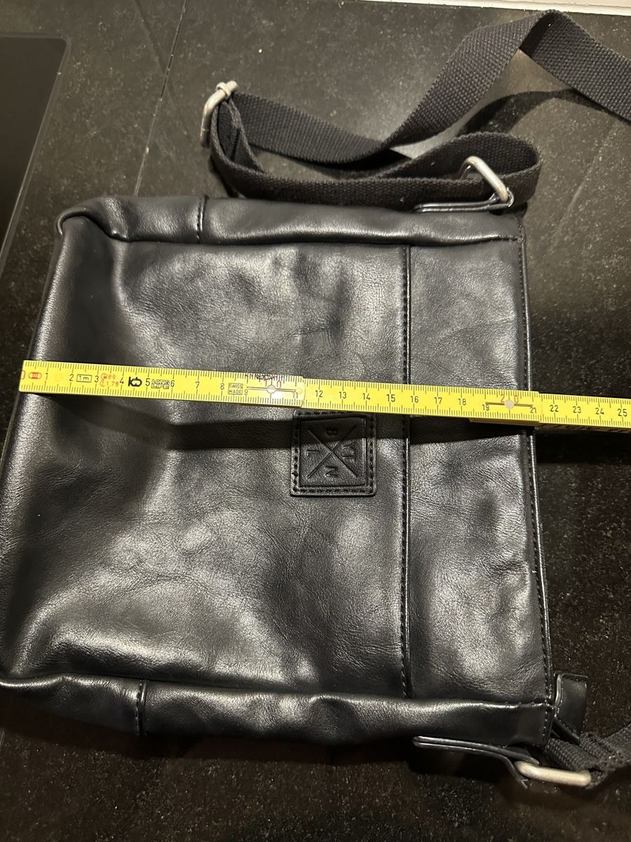 Taschen: Neuwertige schwarze Umhängetasche – Neu (gemäss Beschreibung) aus Münsingen von Innchen 8