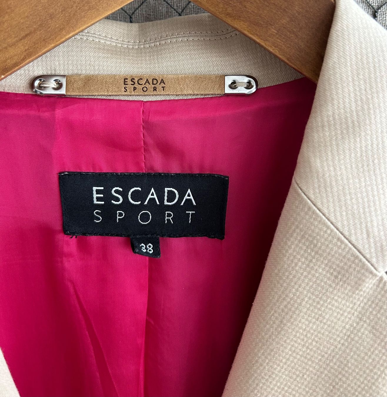Escada Giacche: Blazer Escada Sport 38 – Usato da Vouvry venduto da tintin2308 1