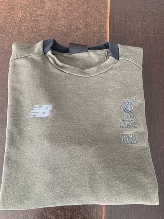 Pull new balance taille M
