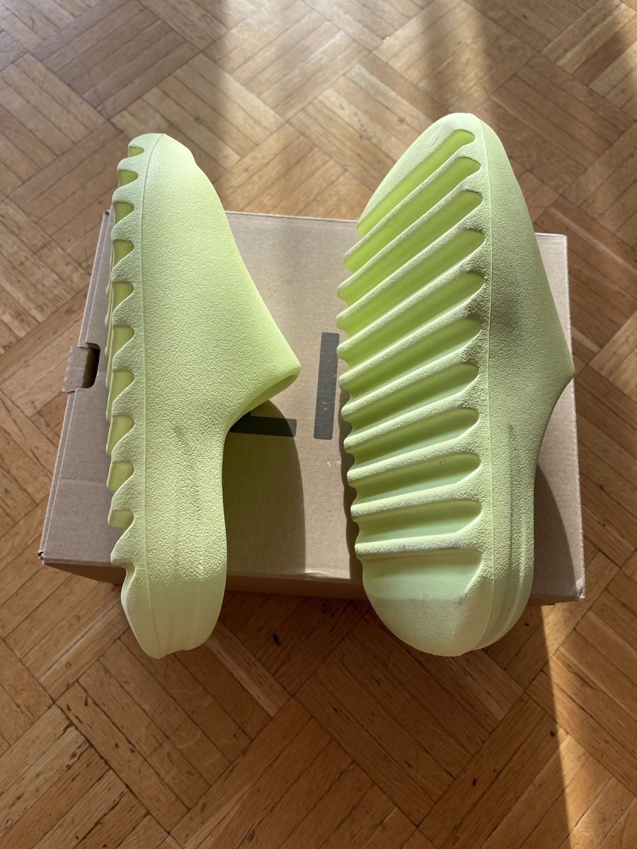 Herrenschuhe: Slides Adidas Yeezy, 42 – Neu (gemäss Beschreibung) aus Lausanne von ali_6gwv 1