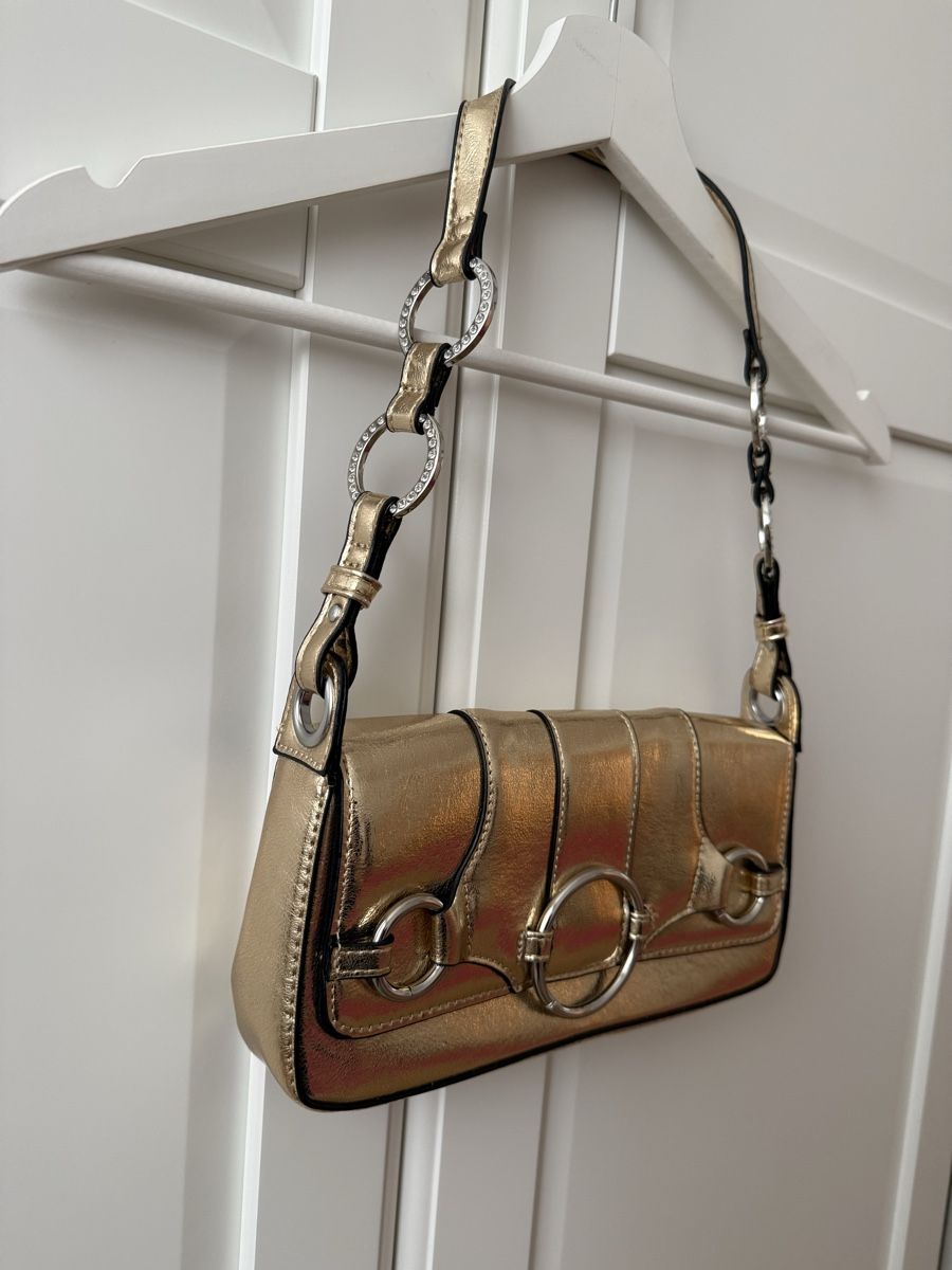 Borse da donna: Bershka Tasche gold – Usato da Giswil venduto da Ody2 1
