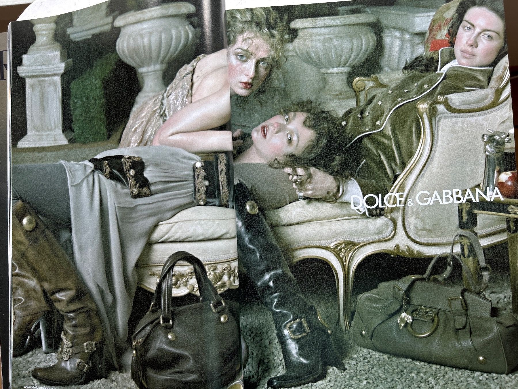 Libri: HARPER‘S BAZAAR. BEYONCÉ.H.CHRISTENSEN. GAINSBOURG CHARLOTTE – Usato da Zürich venduto da Coffeetable88 3