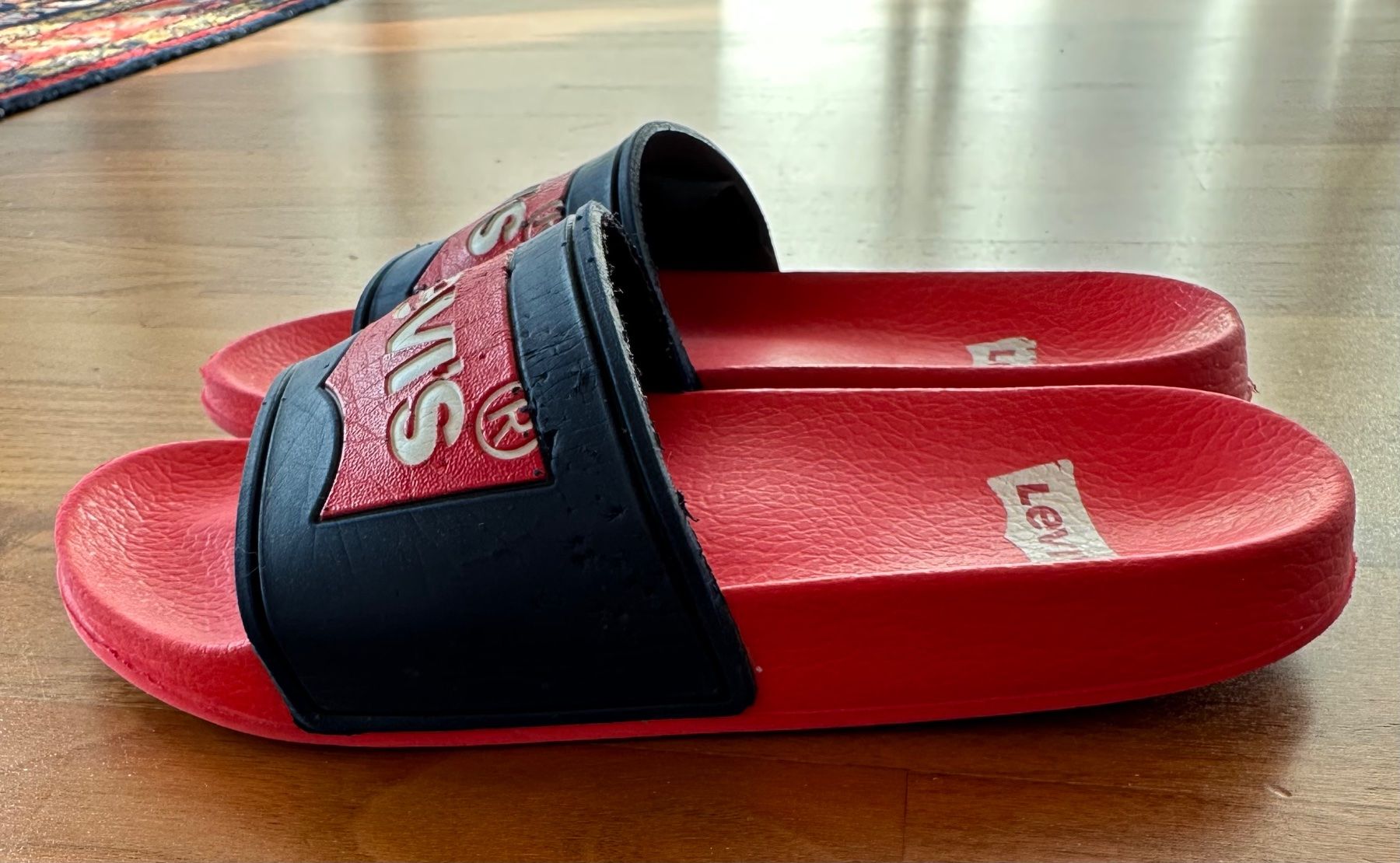 Levi's Scarpe per ragazzi: Infradito Levi’s – Usato da Castel San Pietro venduto da Moregi 5