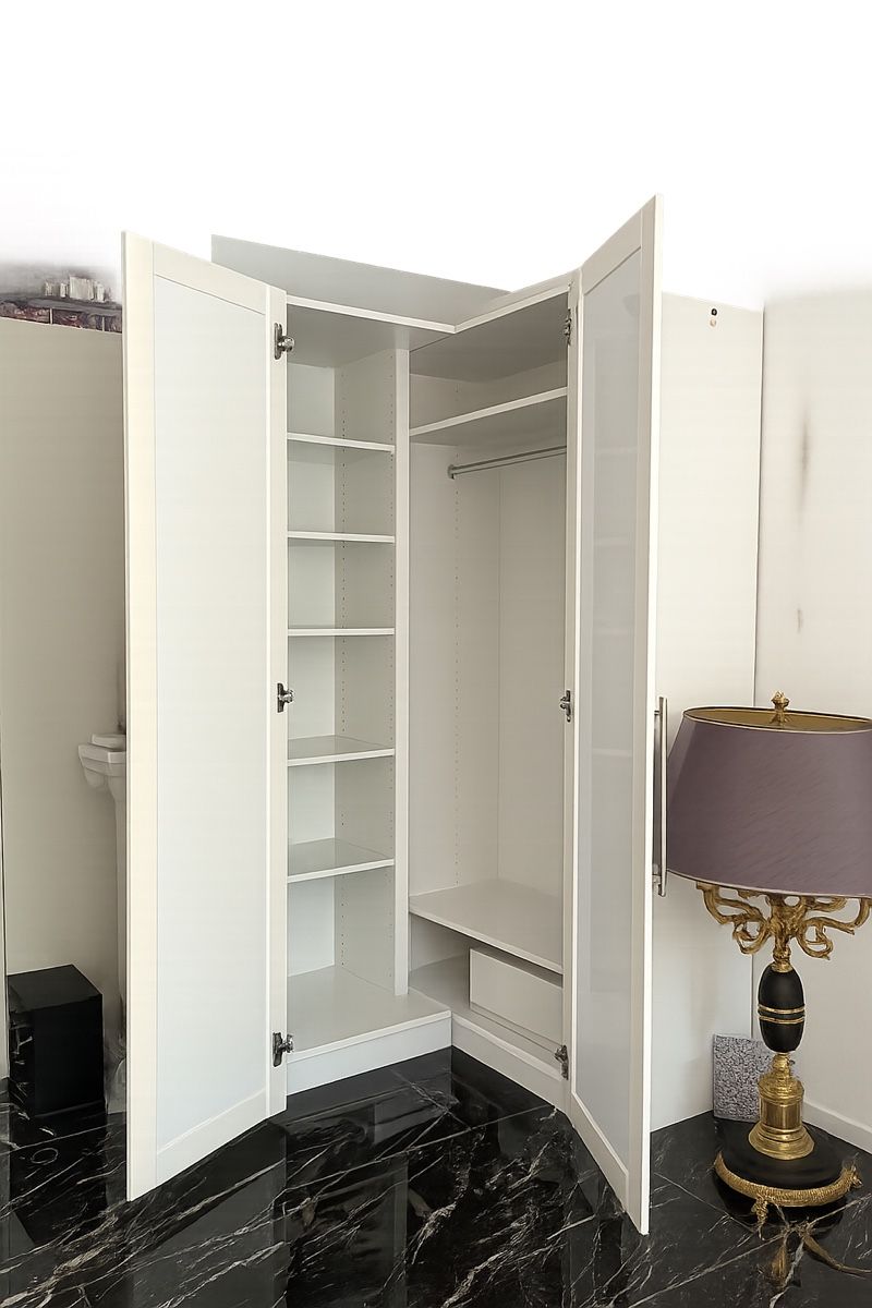 Ikea Armadi: Schrank mit Ecke – Usato da Baar venduto da Alaya.Bulica 2