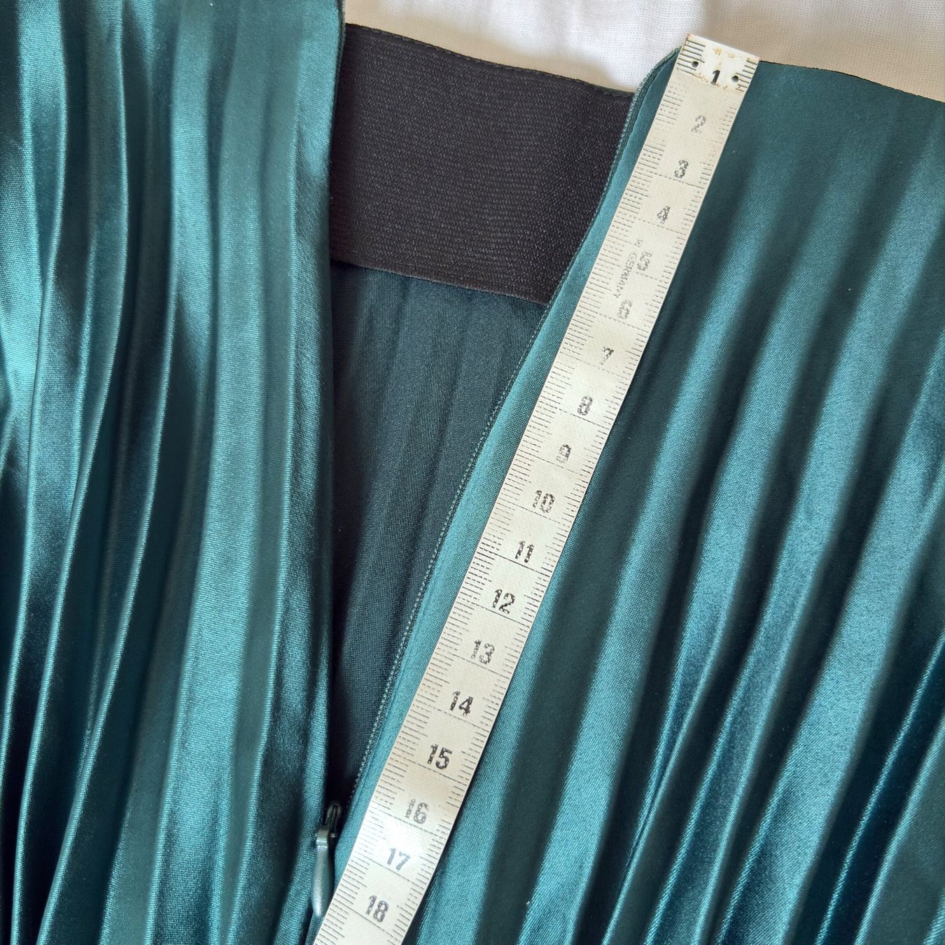 Zara Gonne: Jupe vert foncé Zara S – Usato da Moudon venduto da TigerrrEye 1