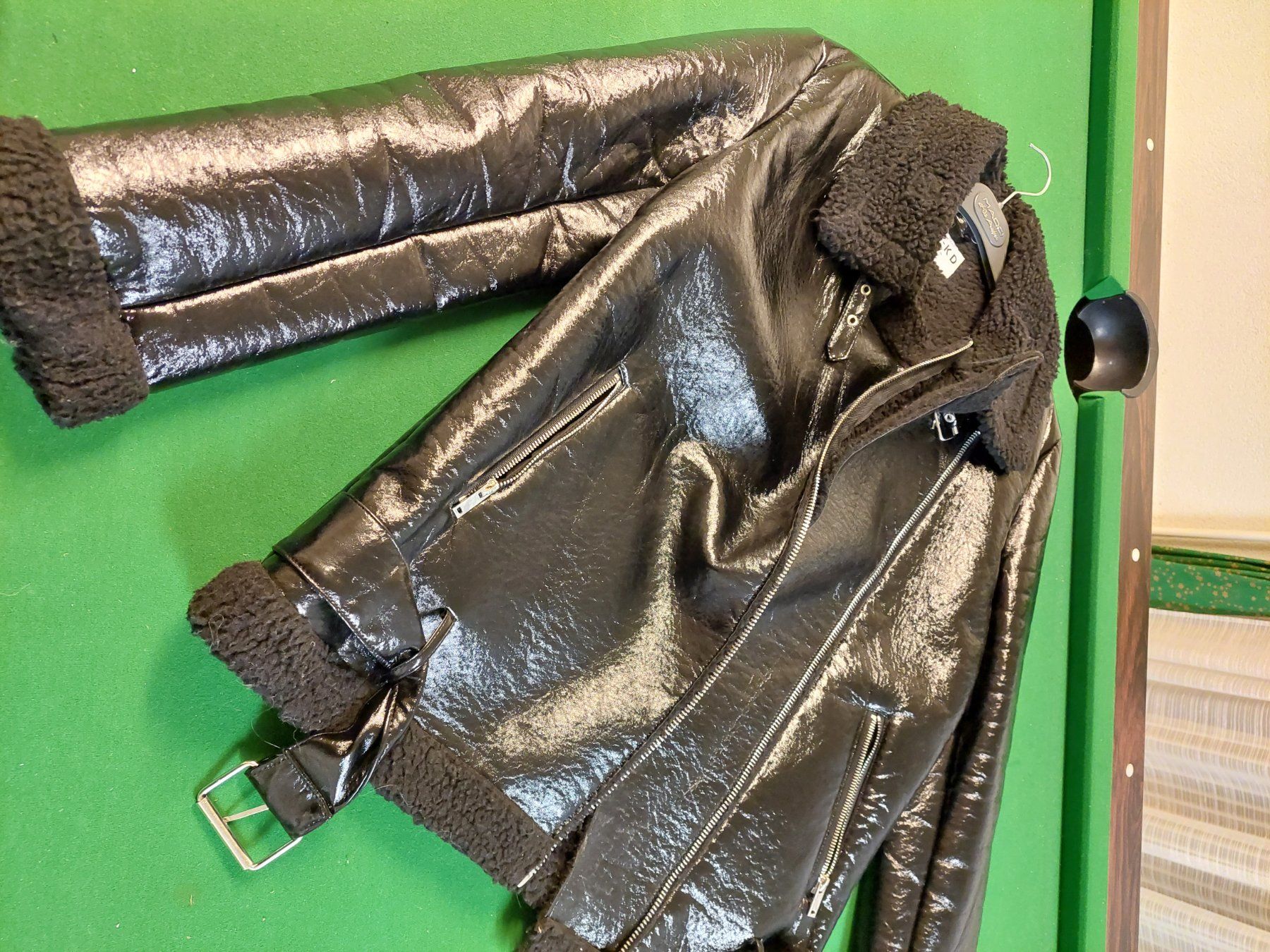 Na-kd Jacken: Lack- Wetlook Jacke – Gebraucht aus Wynau von Meysi 1