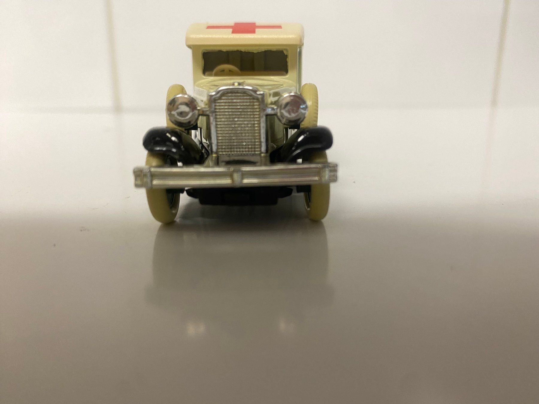 Modellini d'auto: Packard Ambulanz Göde ca. 8 cm 448 – Nuovo (secondo la descrizione) da Stäfa venduto da thebrand 1