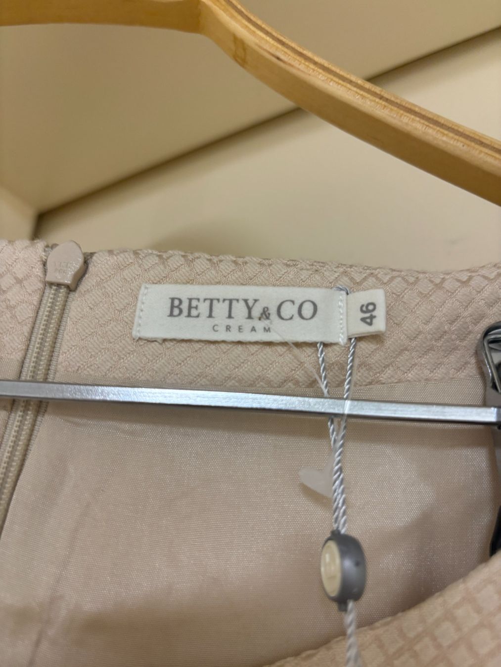 Robes: BETTY&CODamen elegante Kleid  Gr. 46 – Neuf avec emballage d'origine à Wallisellen par ASZT 4