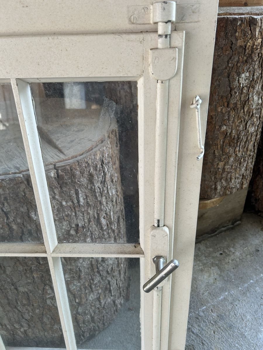 Finestre: Altes Fenster mit Rahmen. – Usato da Gwatt (Thun) venduto da ate_6ng8 3