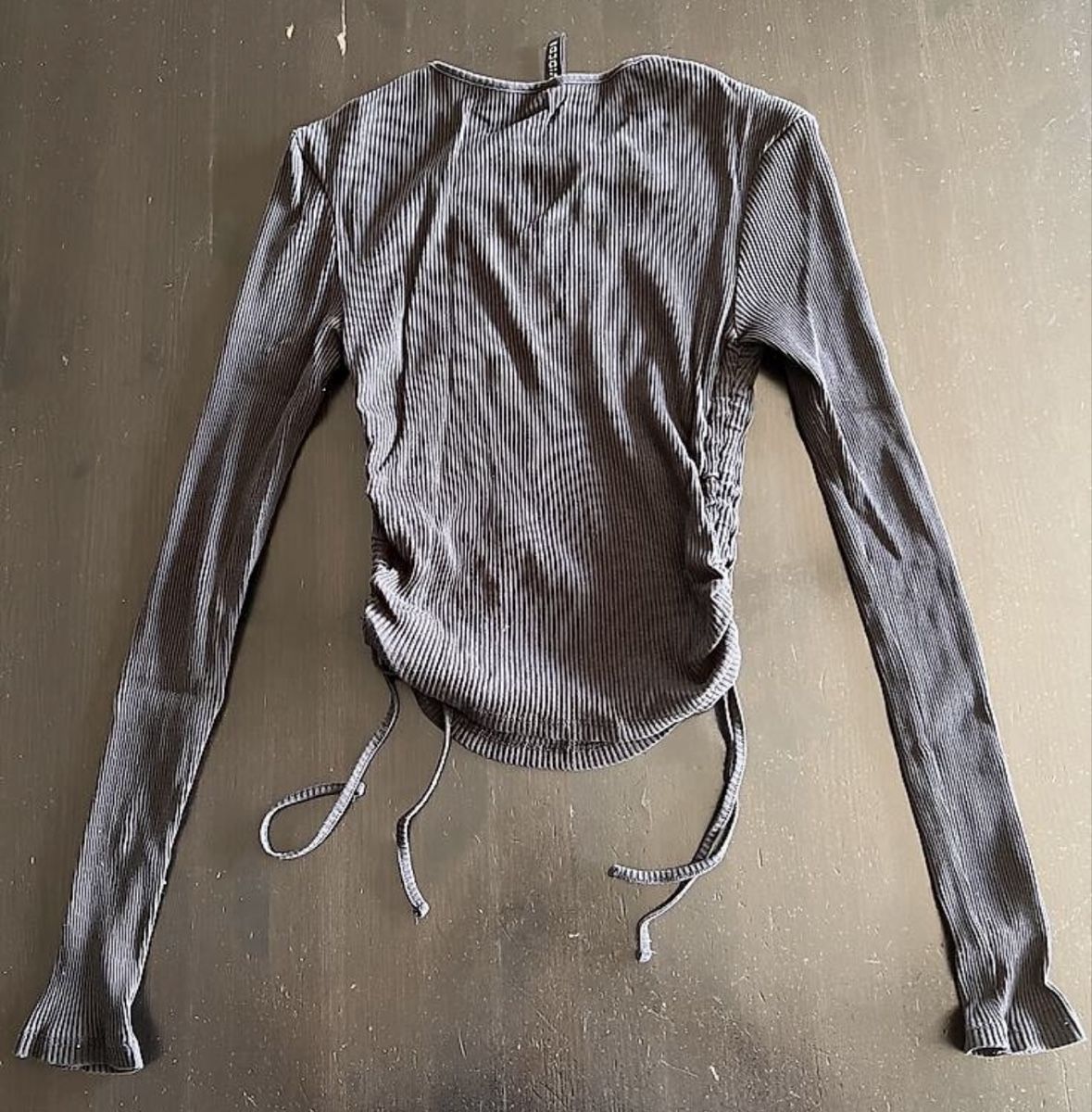 H&M Tops: Schwarzes Langarmshirt – D'occasion à Zürich par man_nq66 4