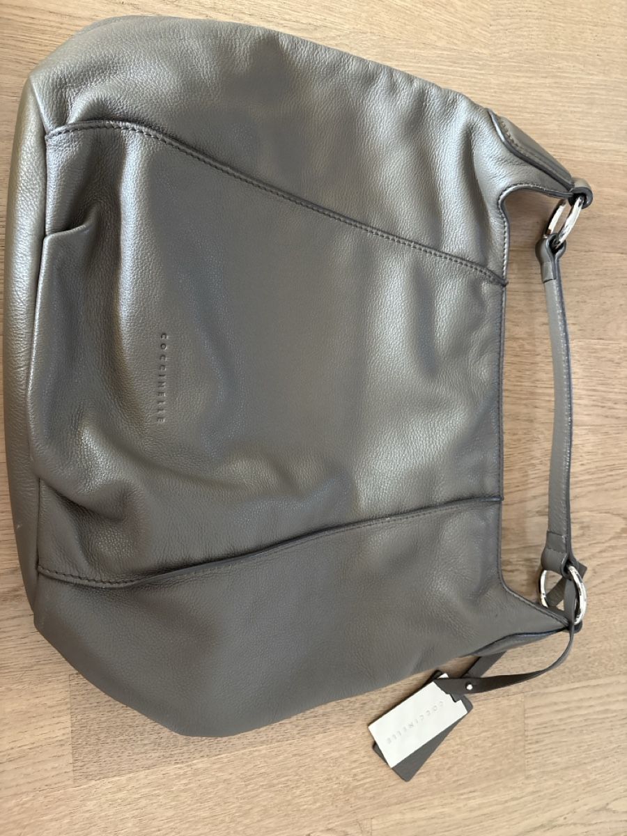 Coccinelle Taschen für Damen: Ledertasche Coccinelle – Gebraucht aus Küttigen von Lexan 1