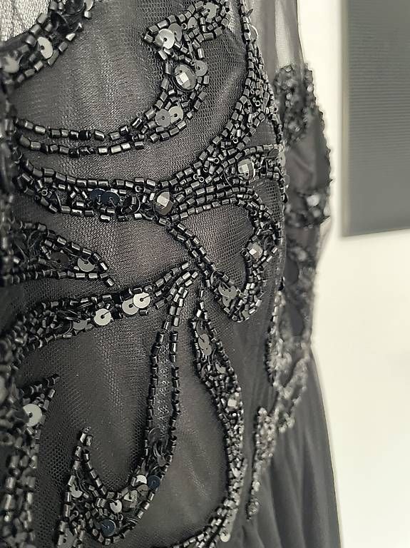 Vestiti: Festkleid / Abendkleid  – Usato da Winterthur venduto da Romi 3