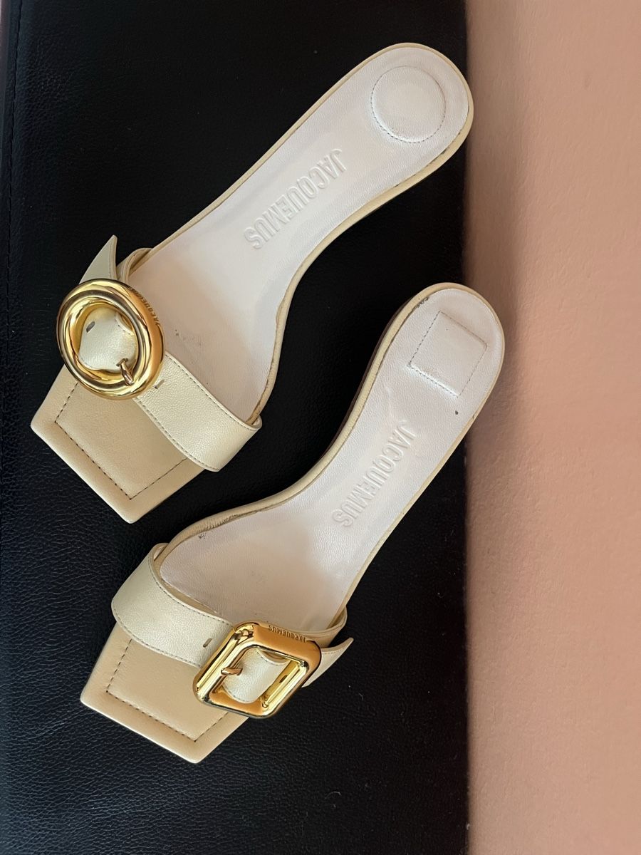 Jacquemus Damenschuhe: Jacquemus buckled leather mules – Gebraucht aus Zürich von ler_p76p 1