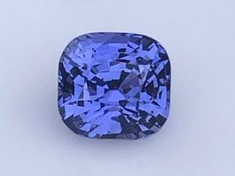 SAPHIR lavendel (N)= unbehandeltes cushion cut  2.686cts