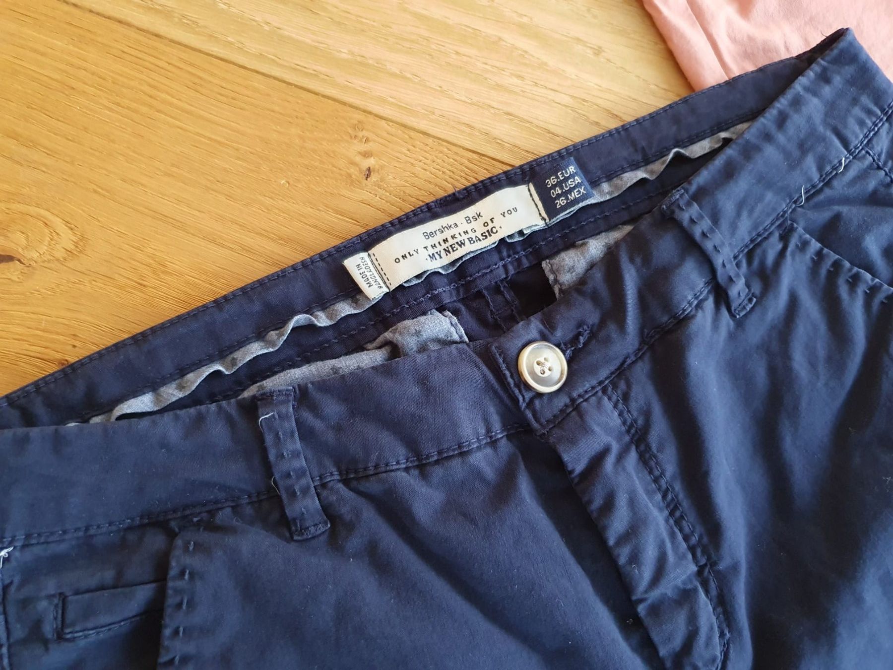 Pantaloni: Hosen Bundle, Gr. 36, lachs/dunkelblau – Usato da Pfyn venduto da ka.we 1