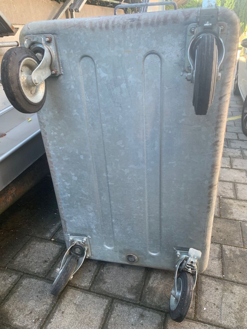 Autres articles bureau & commerces: Schöner, Ochsner Container Abfallcontainer 800 Liter – D'occasion à Wallisellen par zappenduster 6