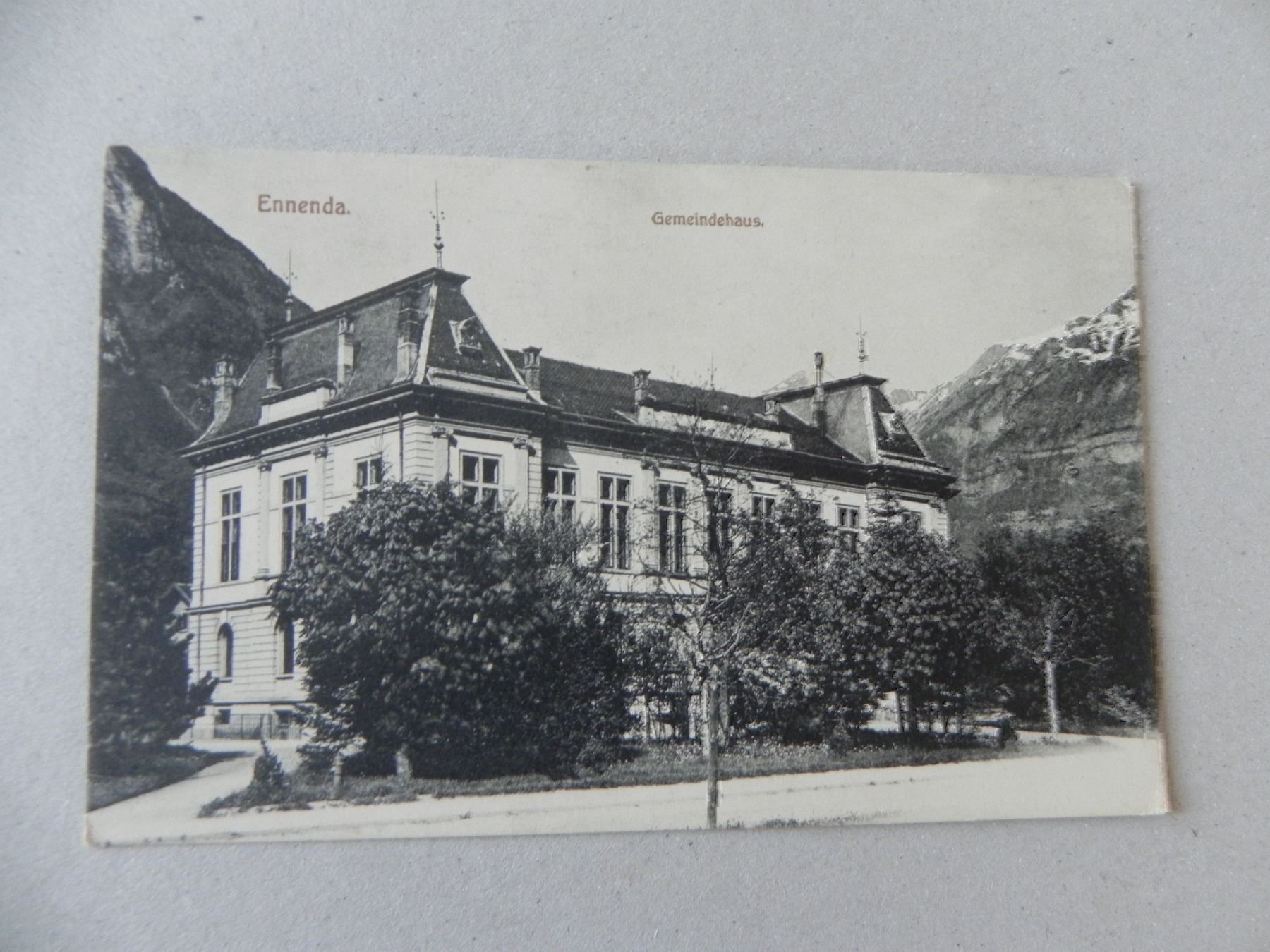 Cartoline postali: Ansichtskarte Ennenda GL Gemeindehaus – Usato da Siebnen venduto da krimsie