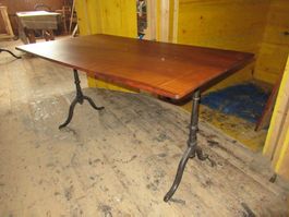 Antiker Beizentisch (Nuss/150)