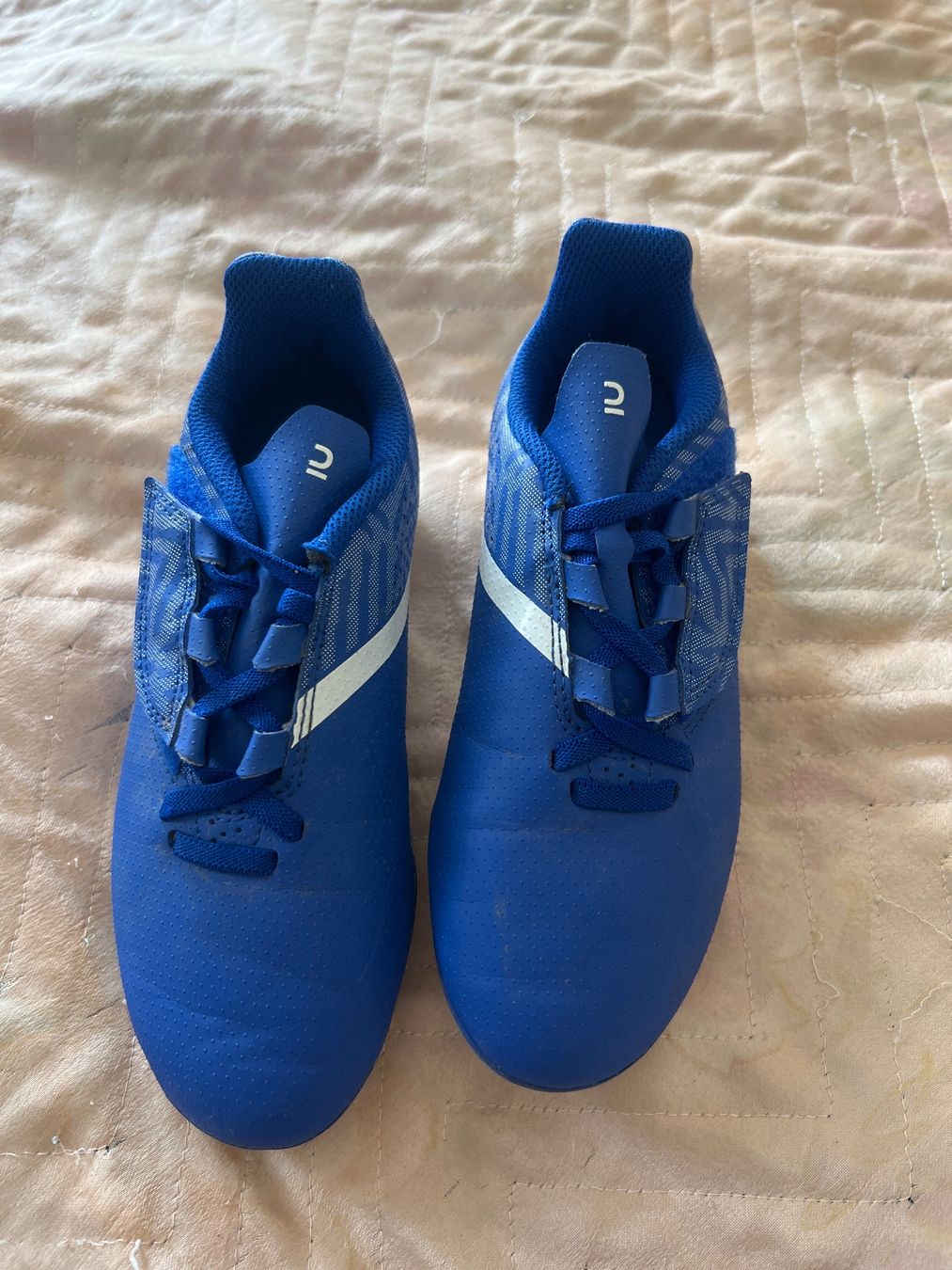 Decathlon Scarpe per ragazzi: Fussballschuhe – Usato da Herisau venduto da Bilyana13