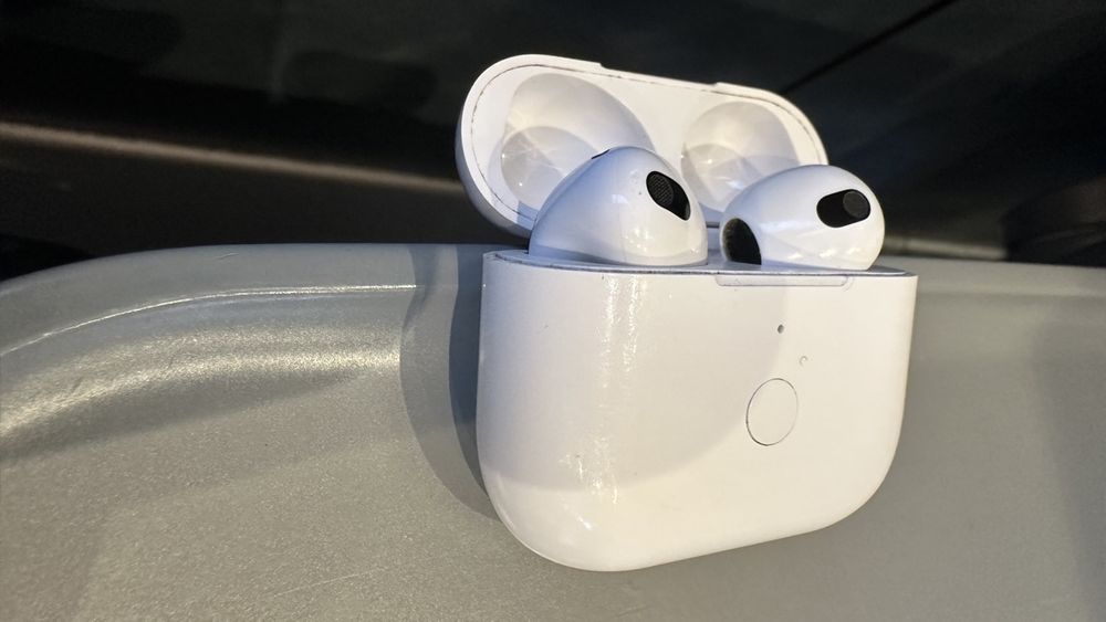 Apple AirPods 3 2