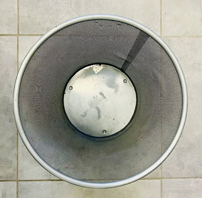 Poubelles: Corbeille à papier – D'occasion à Martigny par avf_w8zf 1