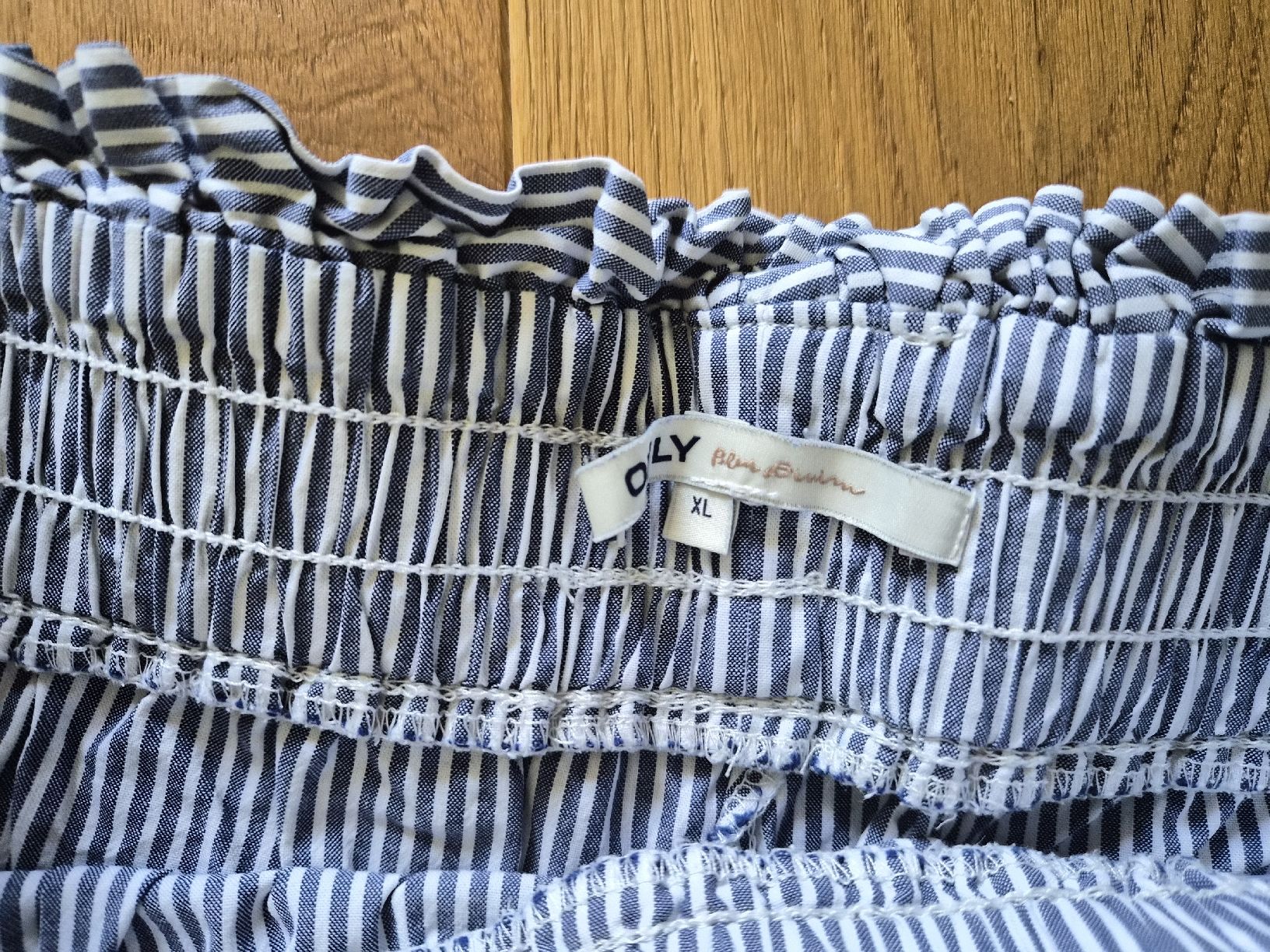 Only Pantaloni: Only Kurze Hose mit Streifenmuster, Gr. XL – Usato da Schwarzenberg LU venduto da LadySecondhand 1