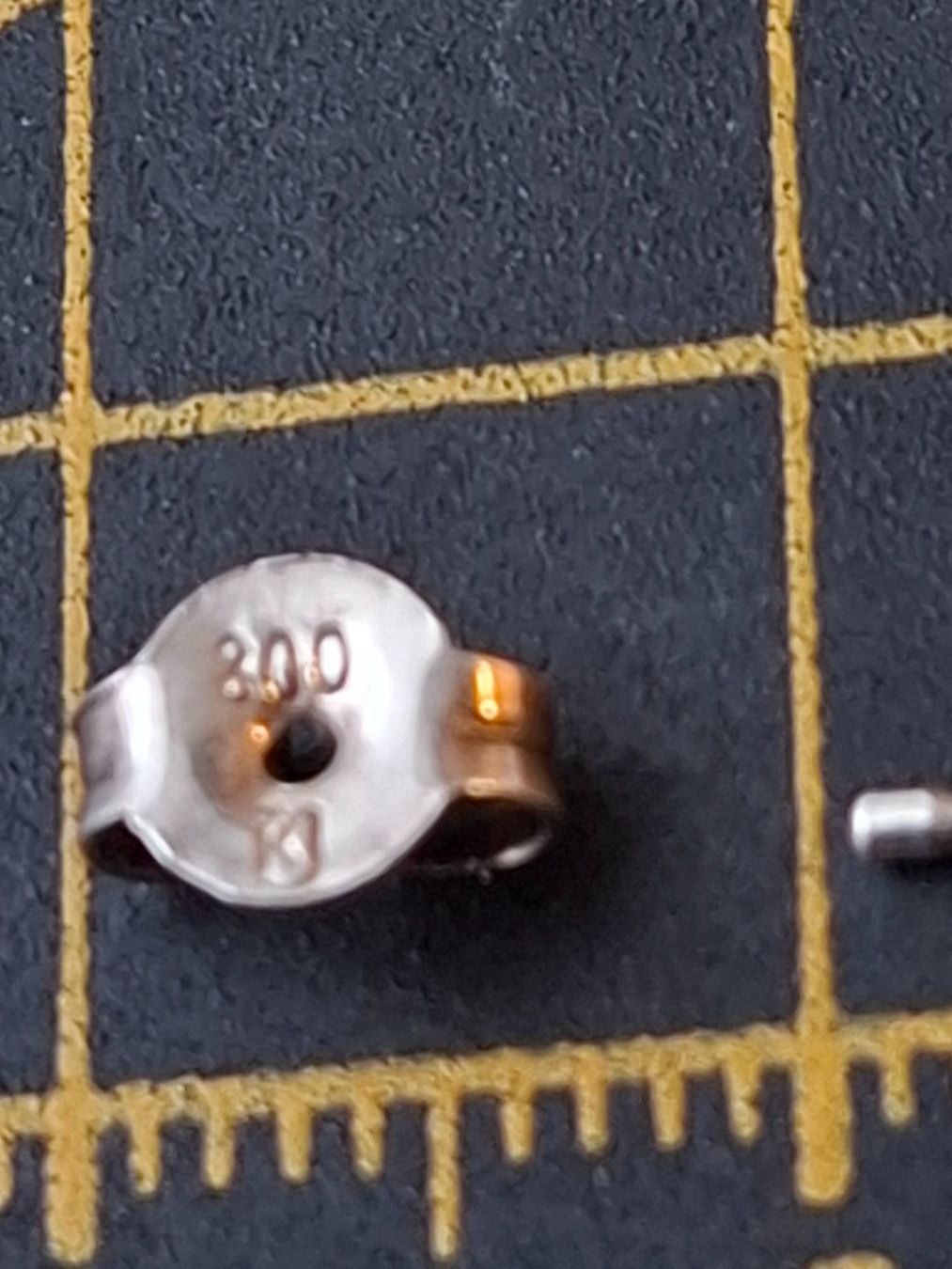 Orecchini pendenti & Orecchini a lobo: Ohrstecker Silber 800 mit Granat – Usato da Zwieselberg venduto da Halifaxmendusli 1