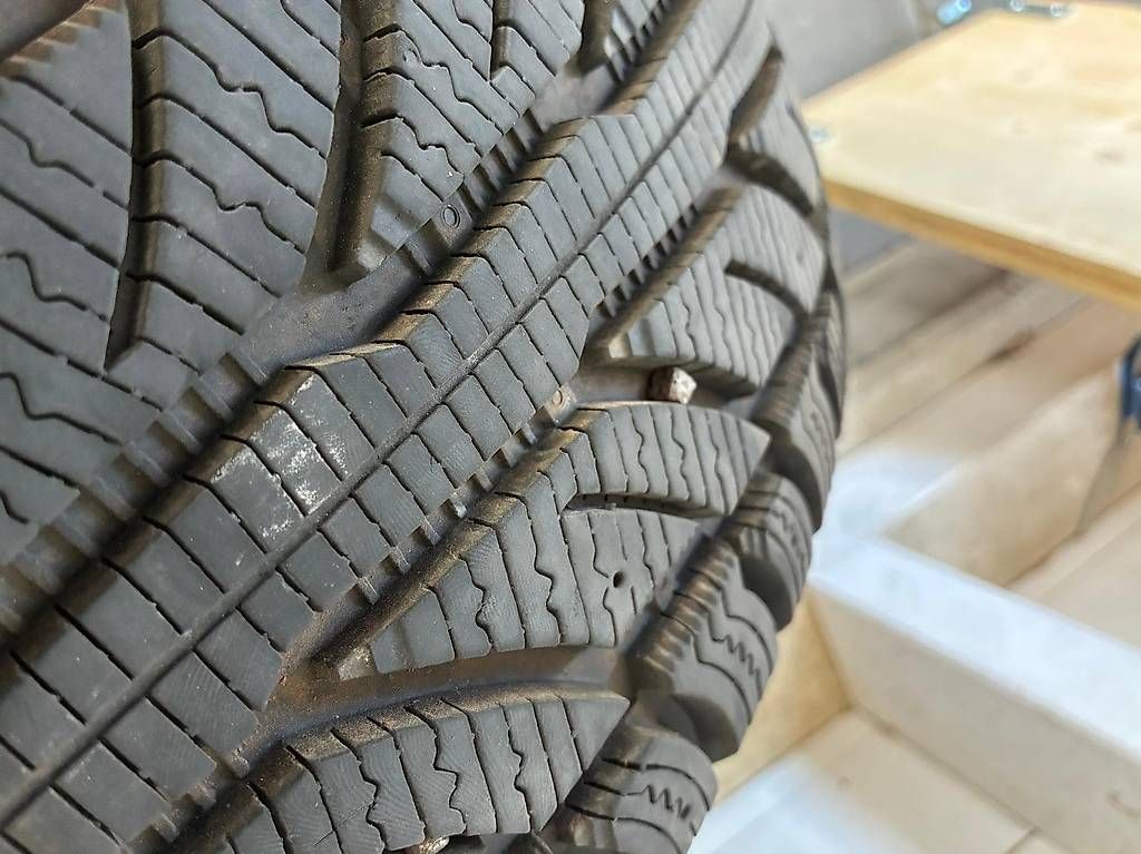 Toyota Pneus & Roues: Kompletträder Toyota – D'occasion à Lotzwil par NRUD 2