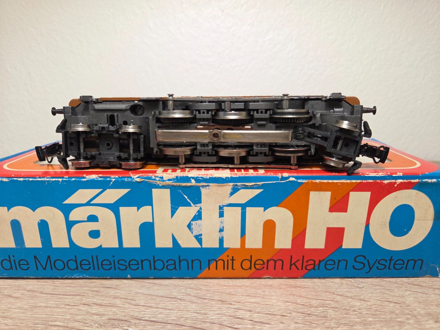 Märklin Modellini di ferrovie: Märklin 3151 E-Lok Ae 3/6 II SBB H0 – Usato da St-Aubin-Sauges venduto da Lo_Go 6