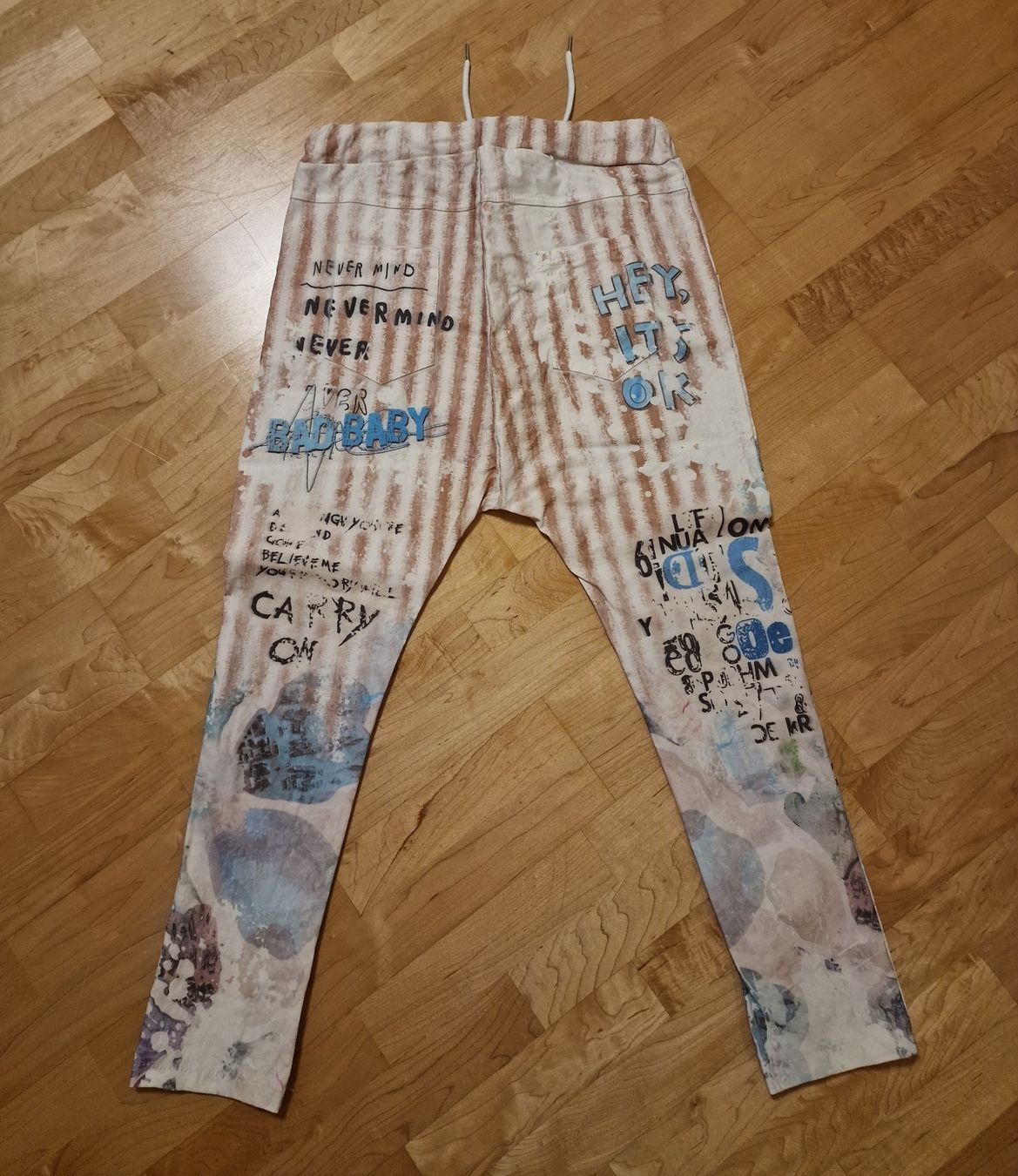 Hosen: Coole Sommer Hose mit Totenkopf Muster, 1 size – Neu (gemäss Beschreibung) aus Baar von romesds88 1