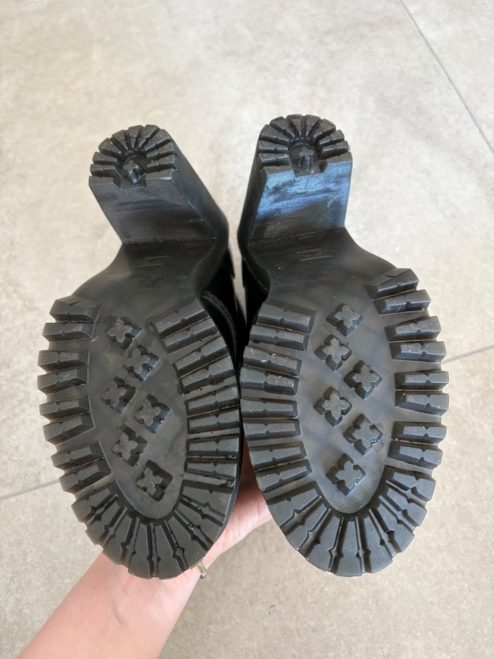 Dr. Martens Damenschuhe: Dr. Martens Stiefeletten Gr. 39 – Gebraucht aus Basel von El_Haraldo 6