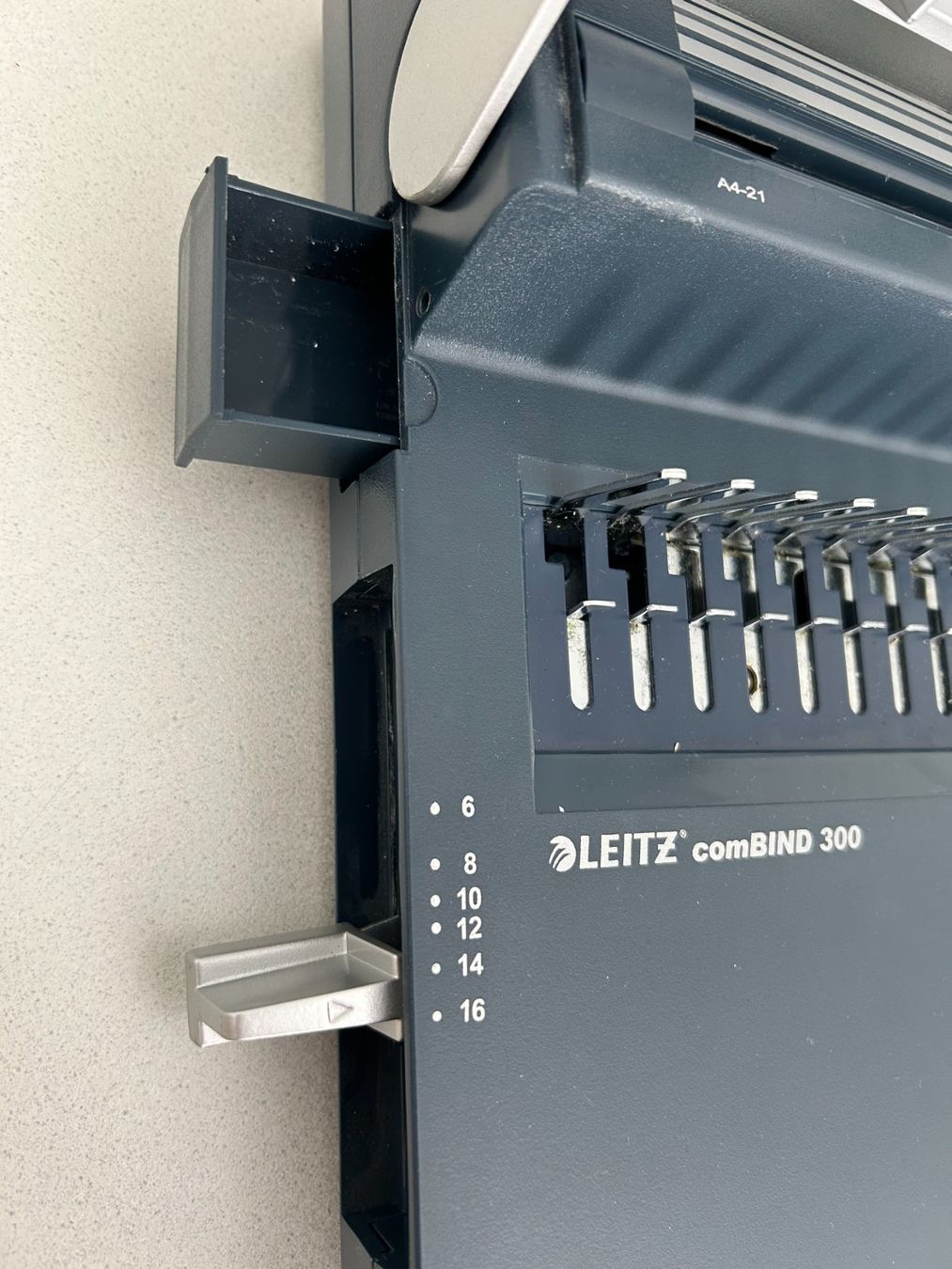 Leitz Machines à relier: Bindegerät Leitz comBIND 300 – D'occasion à Zumikon par meter03 2