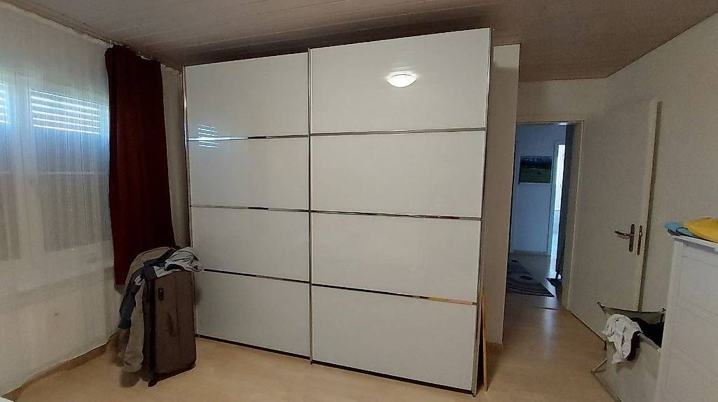 Armoires: Kleiderschrank – D'occasion à Dörflingen par zimtstern116