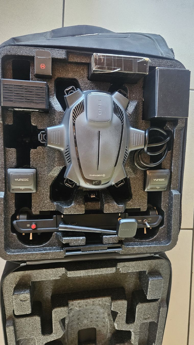 Yuneec RC Modellbau: Yuneec Thyphoon H Drohne – Gebraucht aus Otelfingen von Lkss