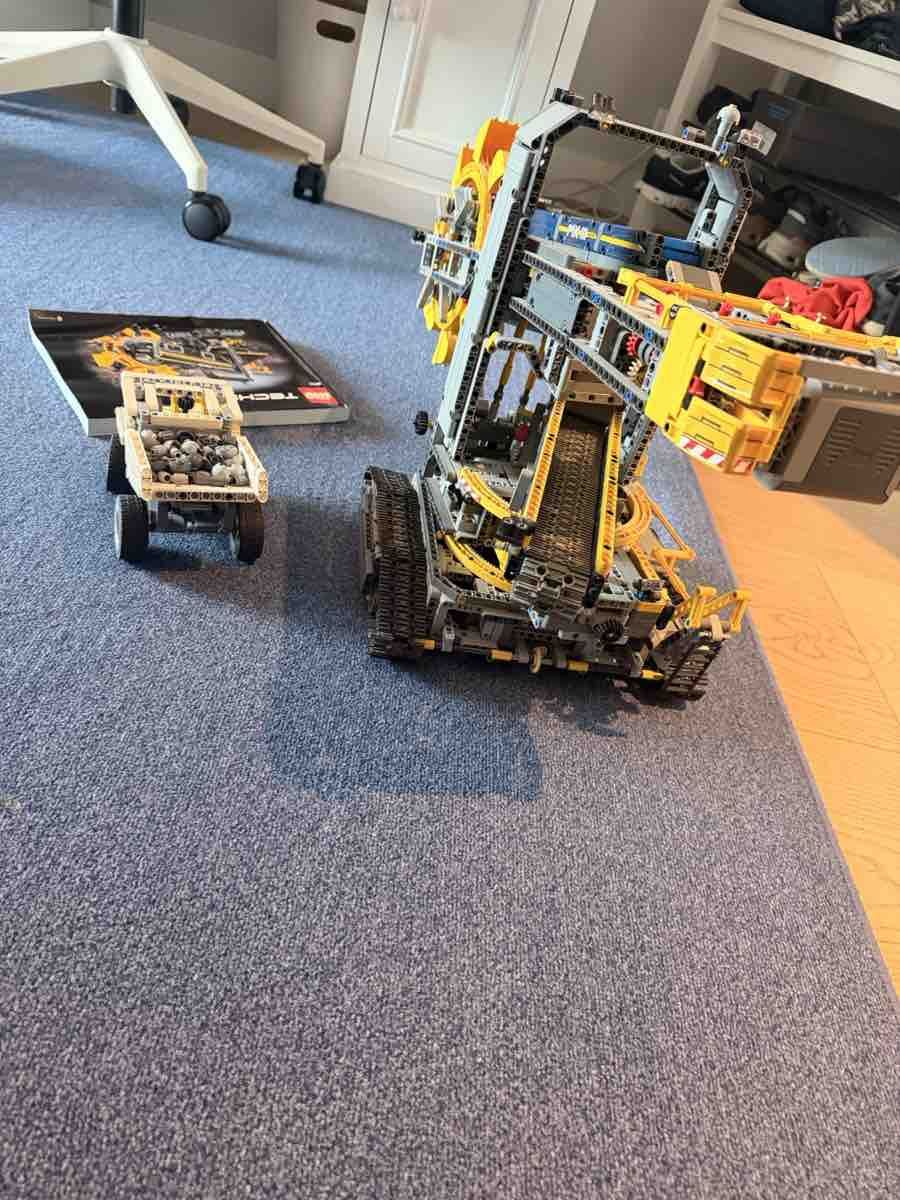 Lego Giocattoli: Lego Technic Schaufelradbagger mit Muldenkipper – Usato da Rüschlikon venduto da dvm123 2