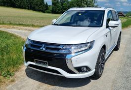 Mitsubishi Outlander 2.0 PHEV 4x4 / 2015