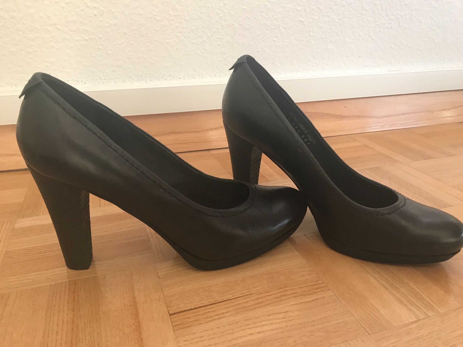 Scarpe da donna: Elegante Leder Schuhe – Usato da Dübendorf venduto da nela123