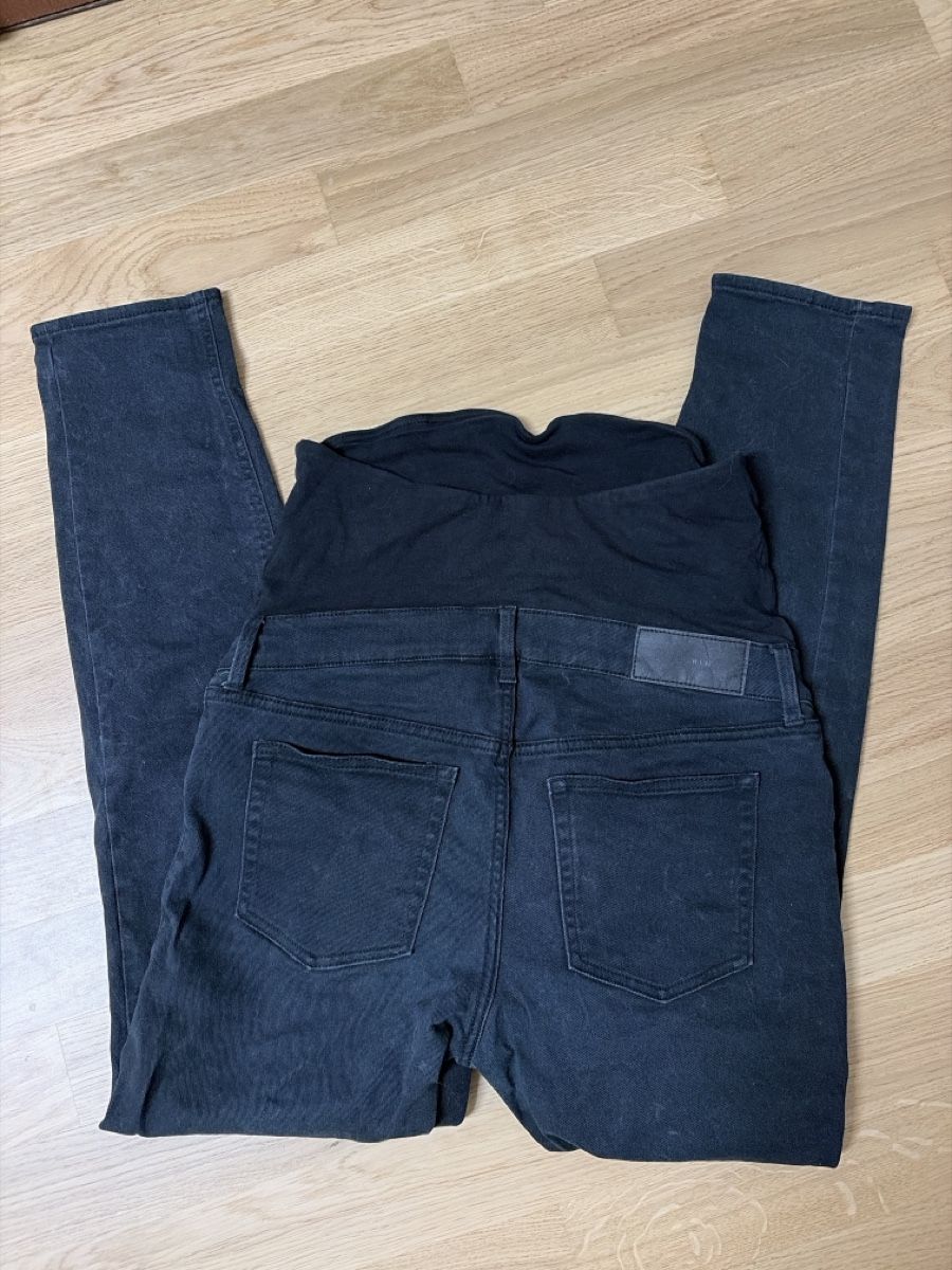 H&M Jeans: H&M Umstandsjeans Grösse S – Gebraucht aus Frauenfeld von Ca_moenli 1