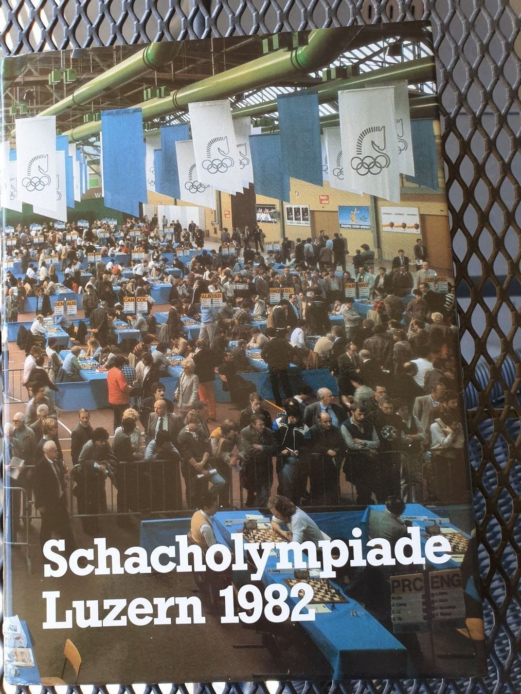 Libri: Schachbuch Schacholympiade Luzern 1982 – Nuovo (secondo la descrizione) da Muttenz venduto da Langerochade