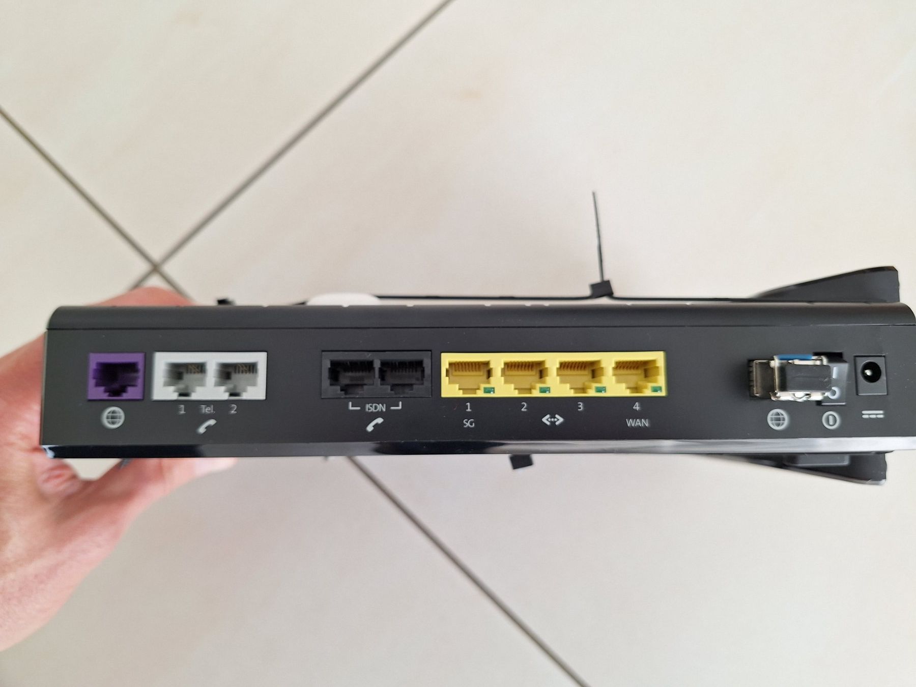 Swisscom Modems & Router: Swisscom ST 6840 Router, Internet Backup USB Stick, Netzteil – Gebraucht aus Fischbach LU von Vali44 3