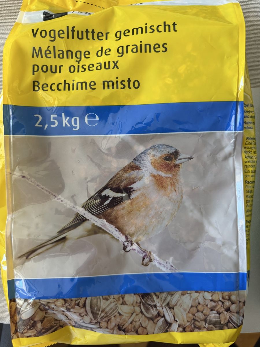 Casette per uccelli: Vogelhaus mit Futterstation & 2.5kg Vogelfutter gemischt – Nuovo (secondo la descrizione) da Köniz venduto da Cdking93 1