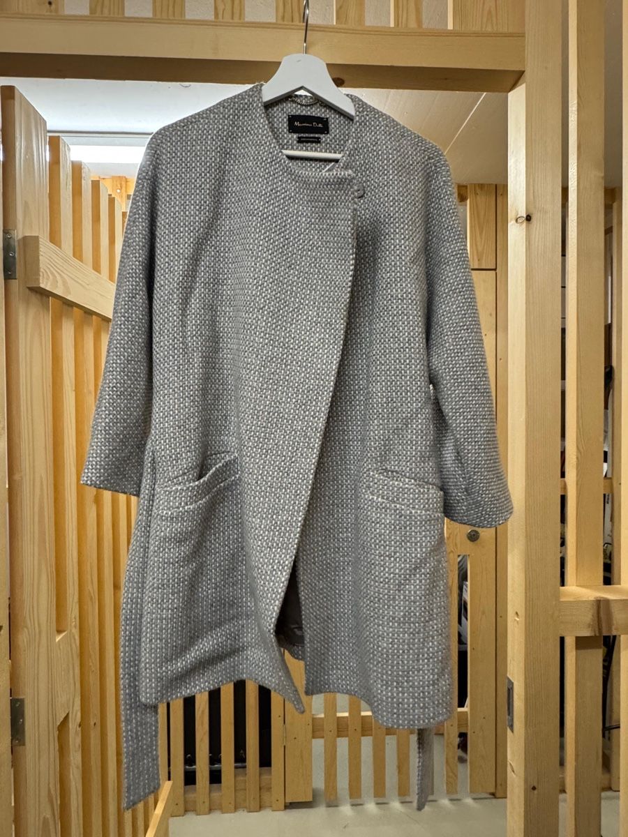 Manteaux: Massimo Dutti Mantel ungetragen – D'occasion à Beckenried par jen_d7jd 1