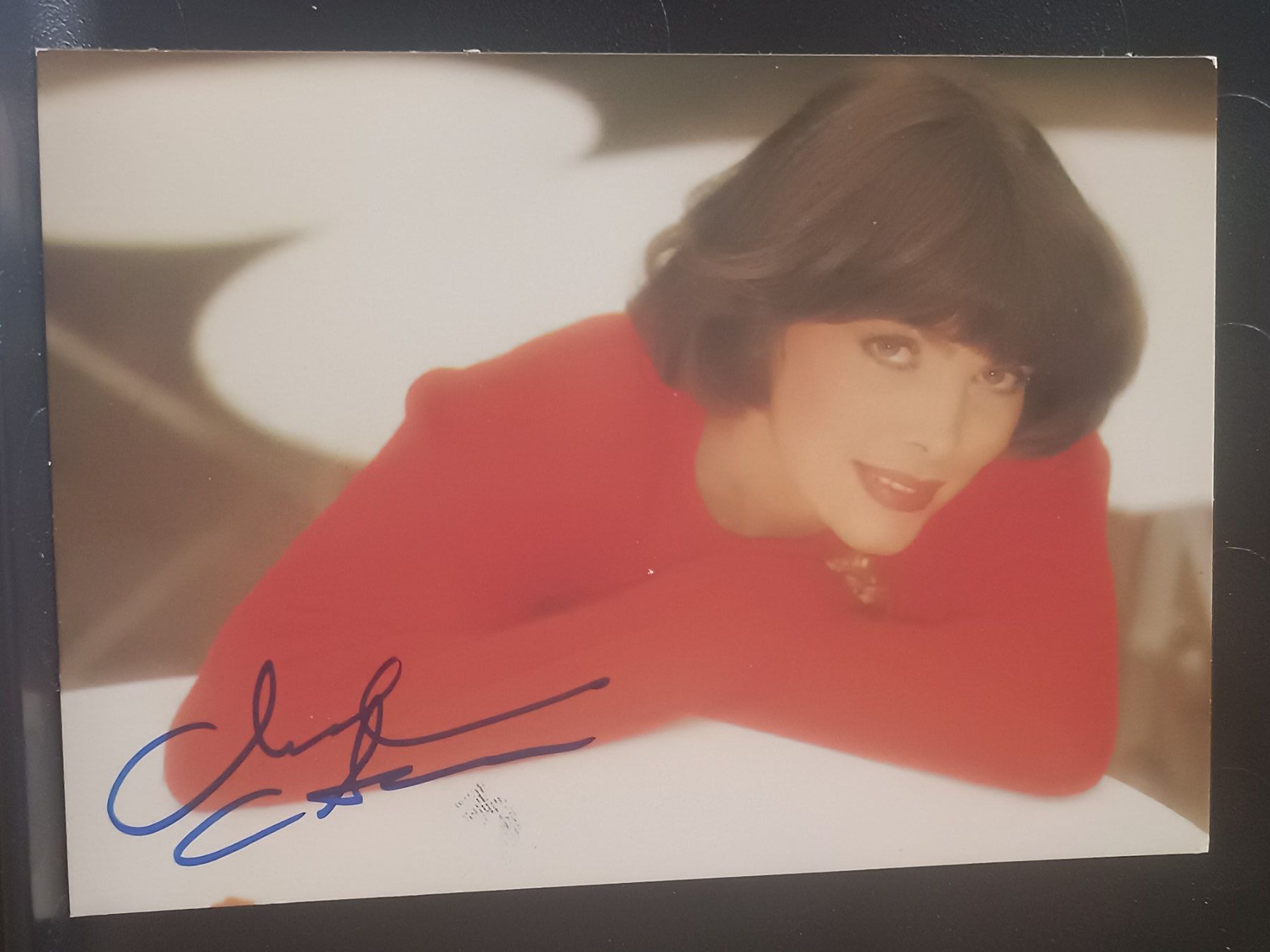 Autogramme: Mireille Mathieu - handsignierte Autogrammkarte – Gebraucht aus Menziken von Artographs