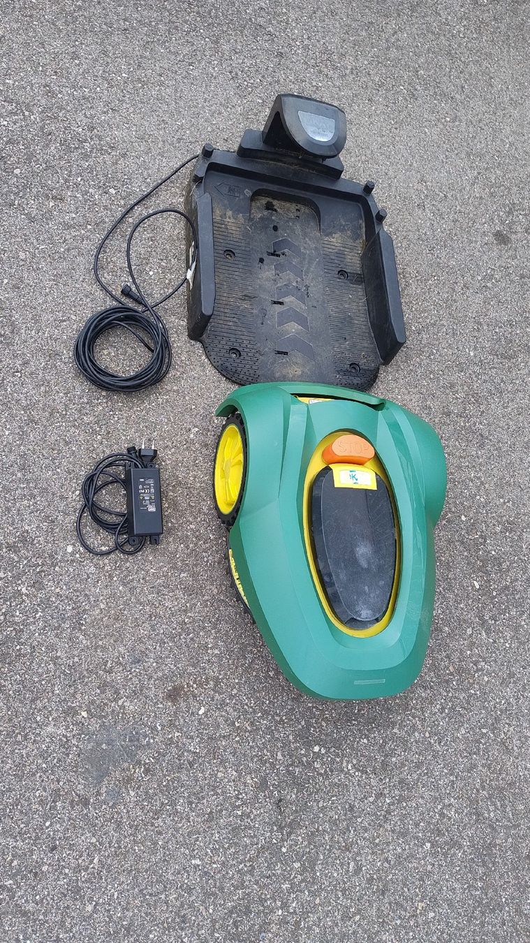 Tagliaerba: Robot rondeuse Okay Rm18 – Usato da Les Charbonnières venduto da alphatec88