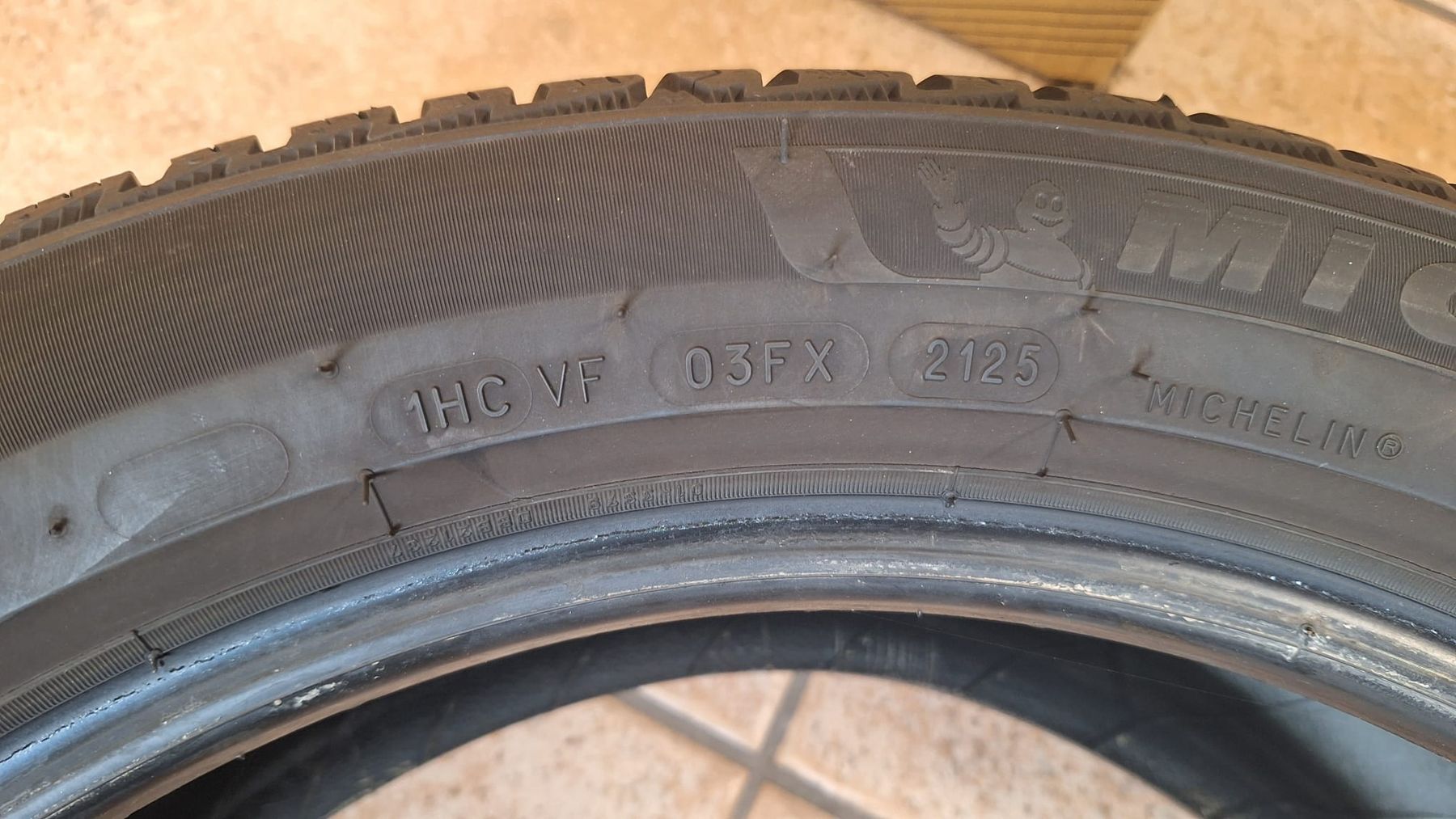 Pneus & Kompletträder: Winterreifen 225/50 R18 – Gebraucht aus Unterlangenegg von sunsetdream 2