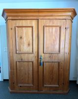 Wandschrank Kiefer Massivholz alt