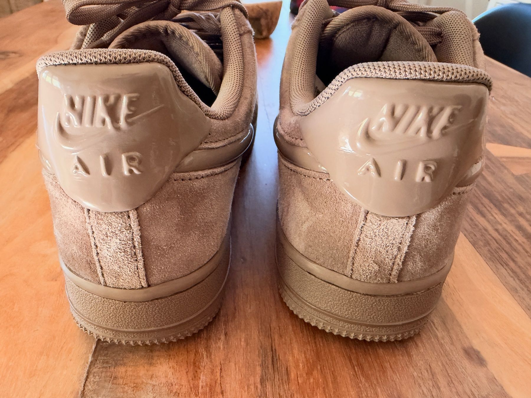 Scarpe da donna: Nike, Suede-Sneaker (Gr. 37.5) – Usato da Basel venduto da betzi13 5