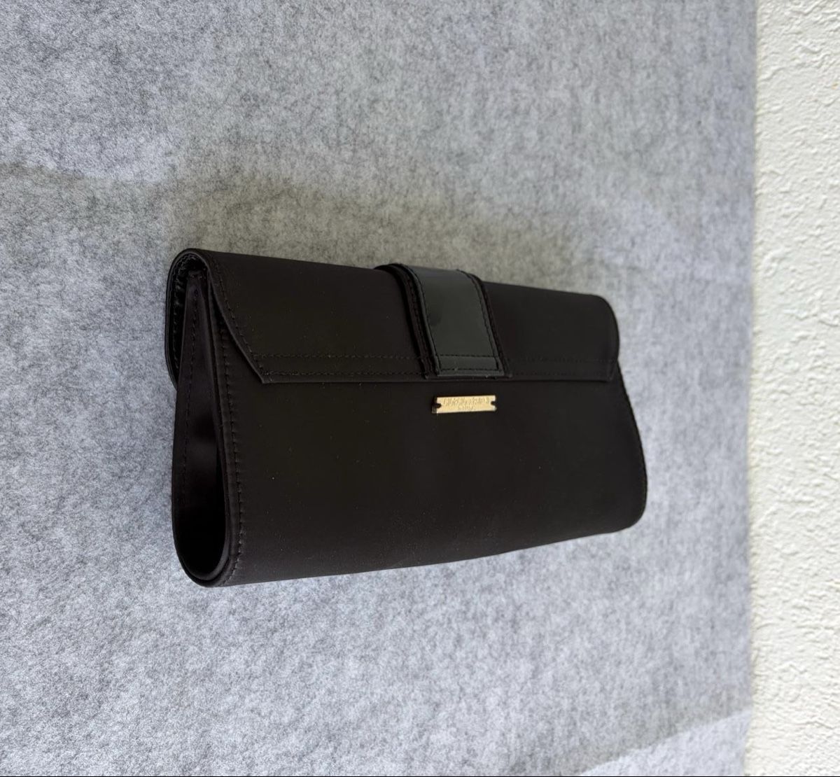 Armani Borse da donna: Giorgio Armani Clutch – Usato da Düdingen venduto da shoppingUA 1